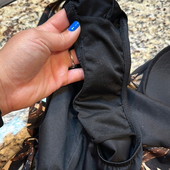 Caribbean Joe Slim Shaper Black and Brown Leaf Printed One Piece Women’s 10 Swim - Picture 6 of 9